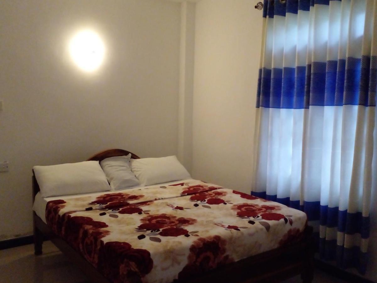 Lavendra Guset House Hotel Nallathanniya Luaran gambar