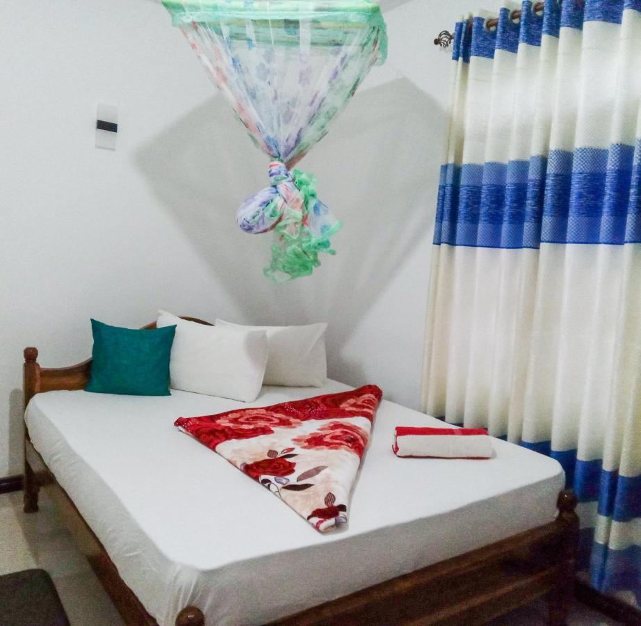 Lavendra Guset House Hotel Nallathanniya Luaran gambar
