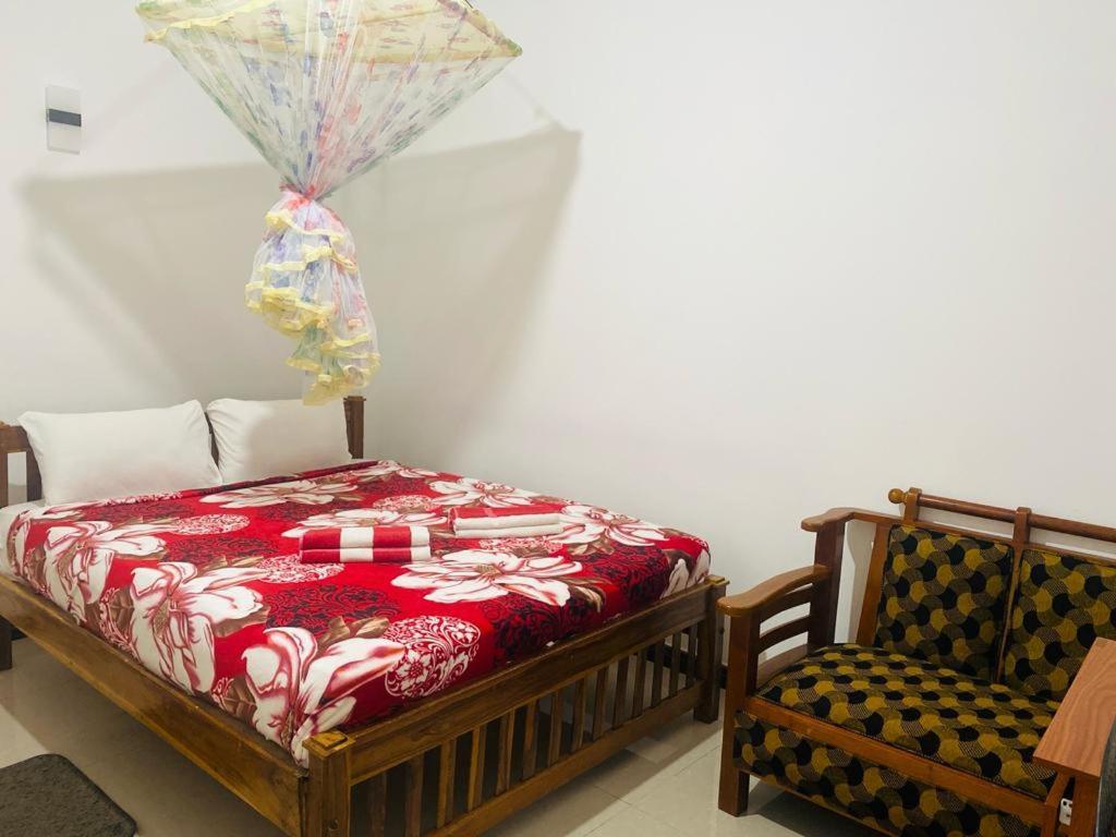 Lavendra Guset House Hotel Nallathanniya Luaran gambar