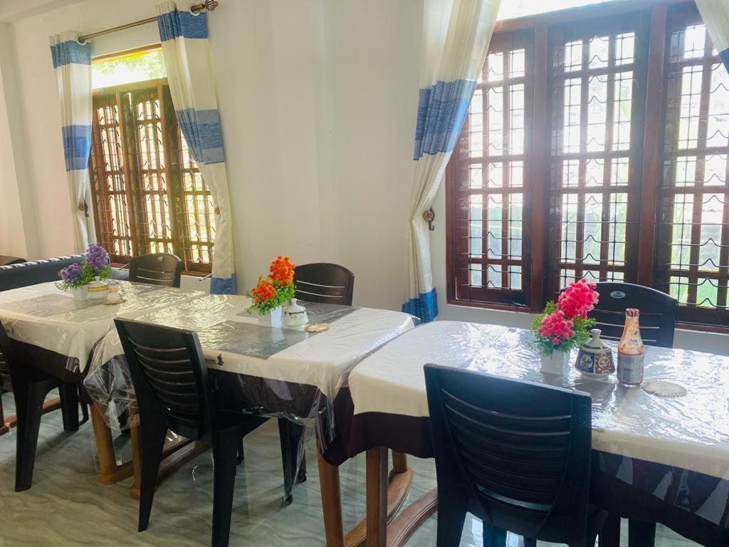 Lavendra Guset House Hotel Nallathanniya Luaran gambar