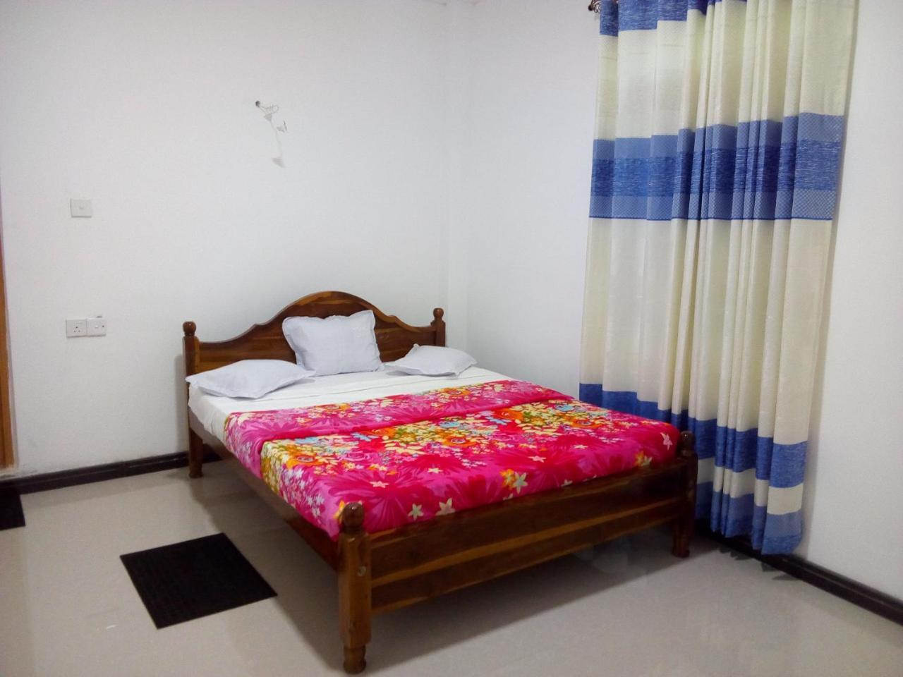Lavendra Guset House Hotel Nallathanniya Luaran gambar