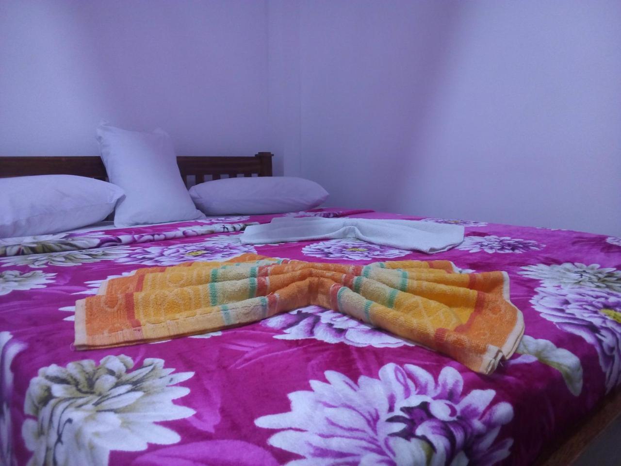Lavendra Guset House Hotel Nallathanniya Luaran gambar