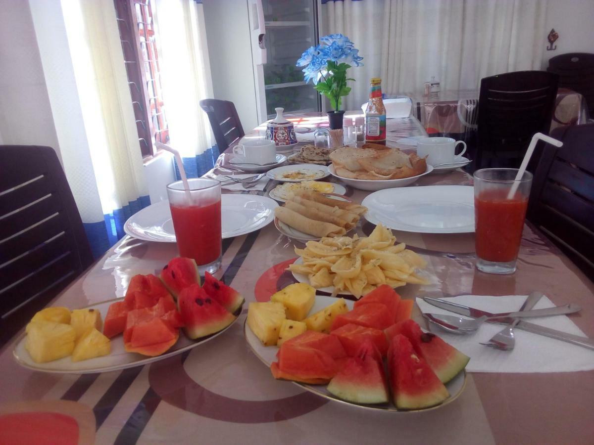 Lavendra Guset House Hotel Nallathanniya Luaran gambar