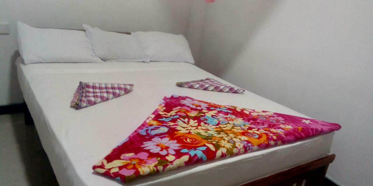 Lavendra Guset House Hotel Nallathanniya Luaran gambar